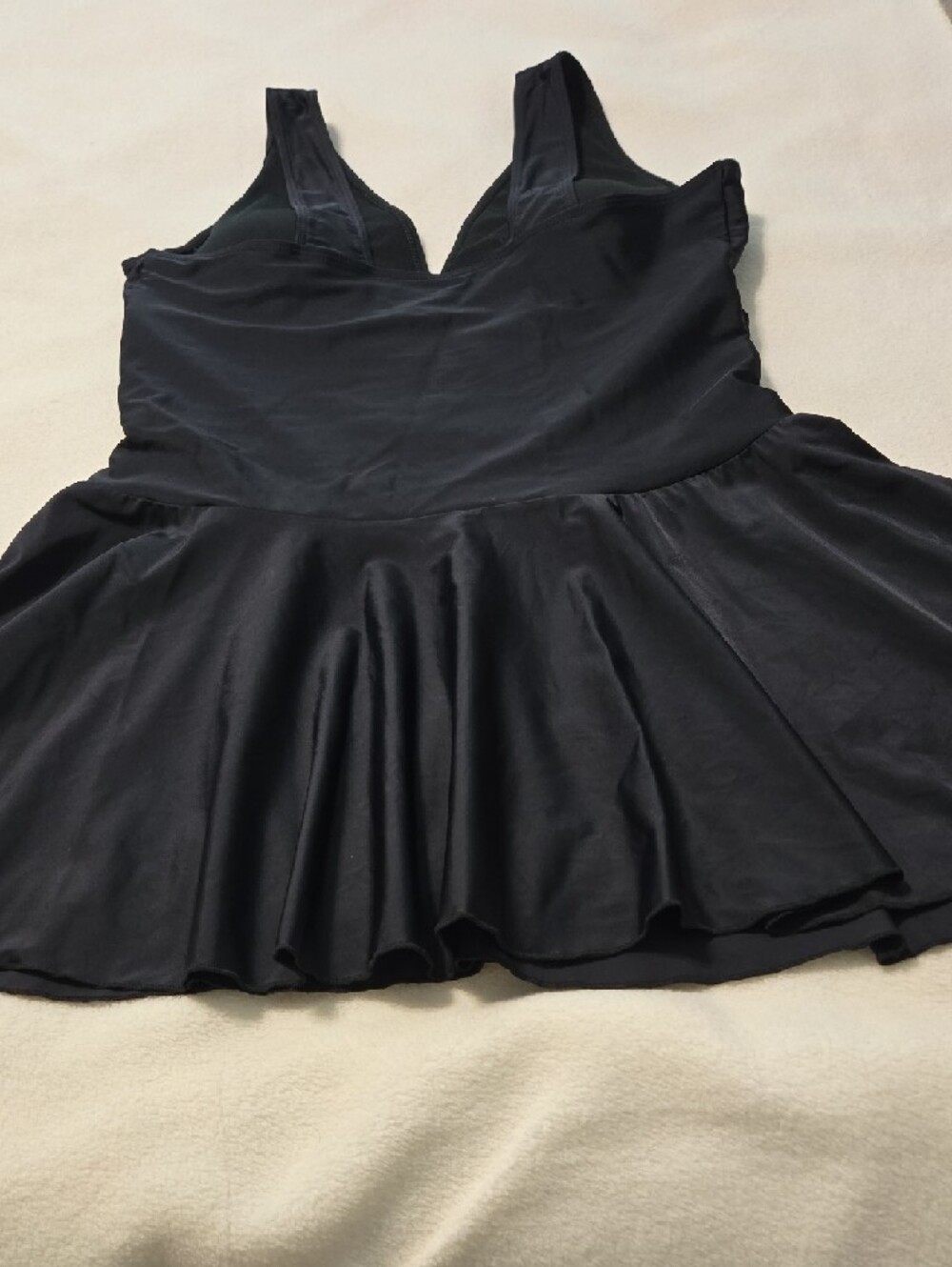 Black Ruched Fit-and-Flare Women's Swim Top - Picture 3 of 5